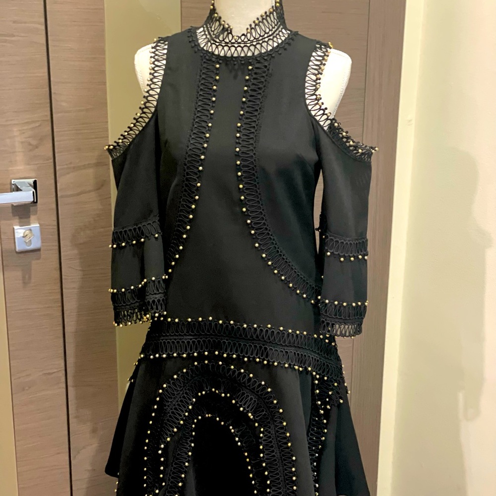 Embellished open shoulder sleeves mini dress